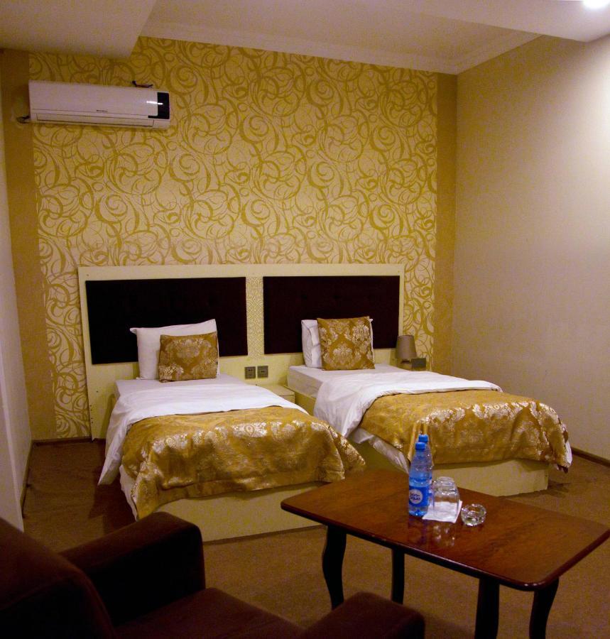 Center Khagani Hotel Баку Екстериор снимка